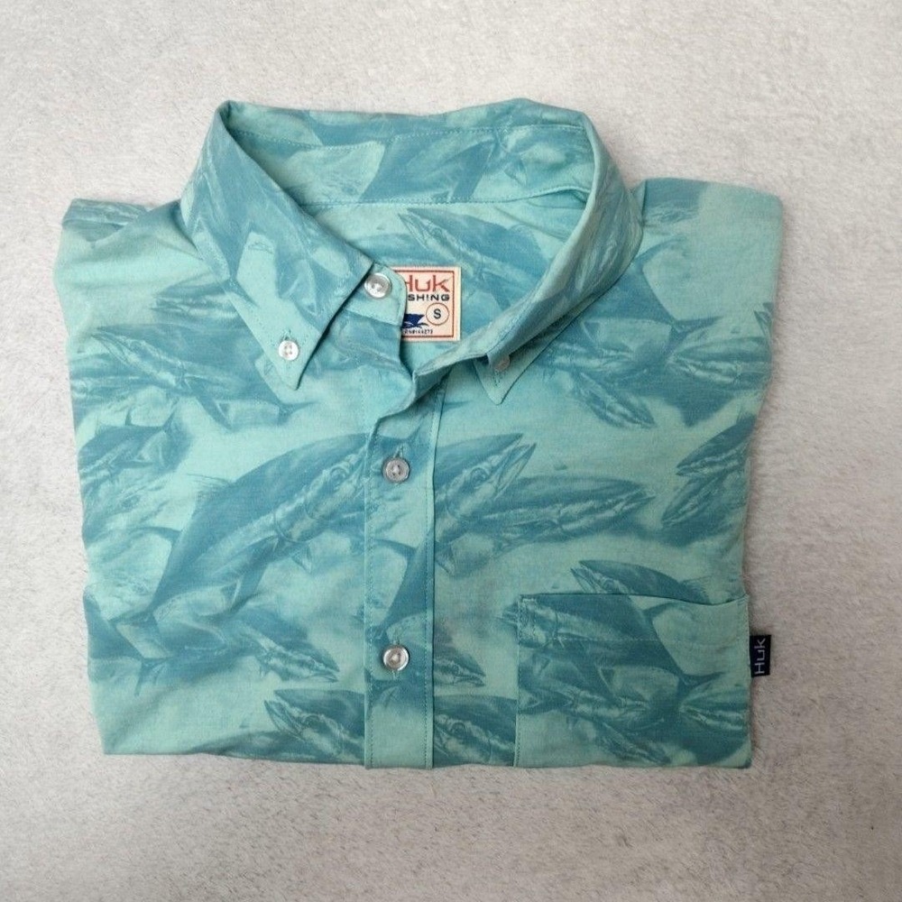 Huk Shirt Mens Small Green Shark Print Button-Up Short Sleeve‎ Fishing Pocket